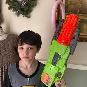 Cyclonic Green and Orange Dart Toy Action Figure Play-set Gun